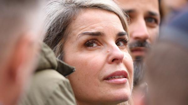 Cristela Geogrescu, supărată pe fanii soțului: Nu veniți neanunțați, să cântați în fața porții, să bateți în gard şi să strigaţi