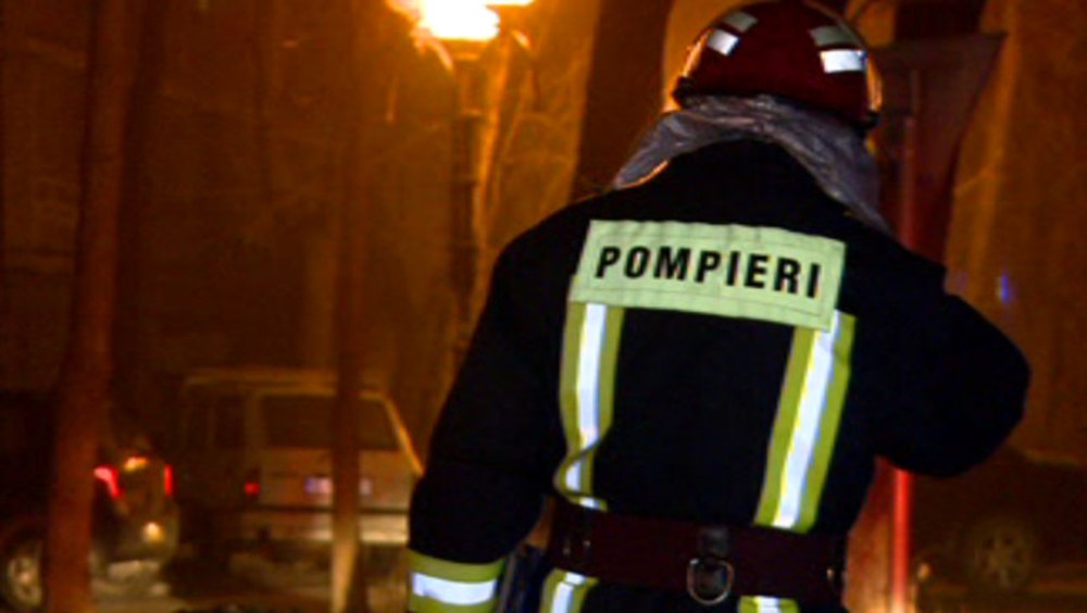Copil de 7 ani, găsit carbonizat în urma unui incendiu puternic în județul Vaslui. Bunica lui, în stare gravă la spital