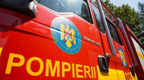Incendiu de proporții la un spațiu de depozitare, la ieșirea din București. A fost emis mesaj RO-Alert