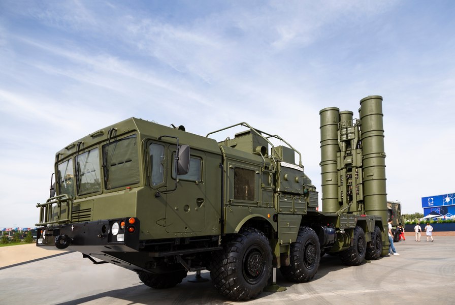 Momentul în care Ucraina lovește cu drone un sistem de apărare antiaeriană S-400 „Triumf”