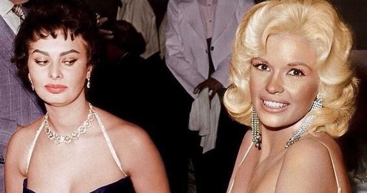 Povestea din spatele celei mai faimoase priviri din istoria Hollywoodului. „Jayne știa exact ce face”