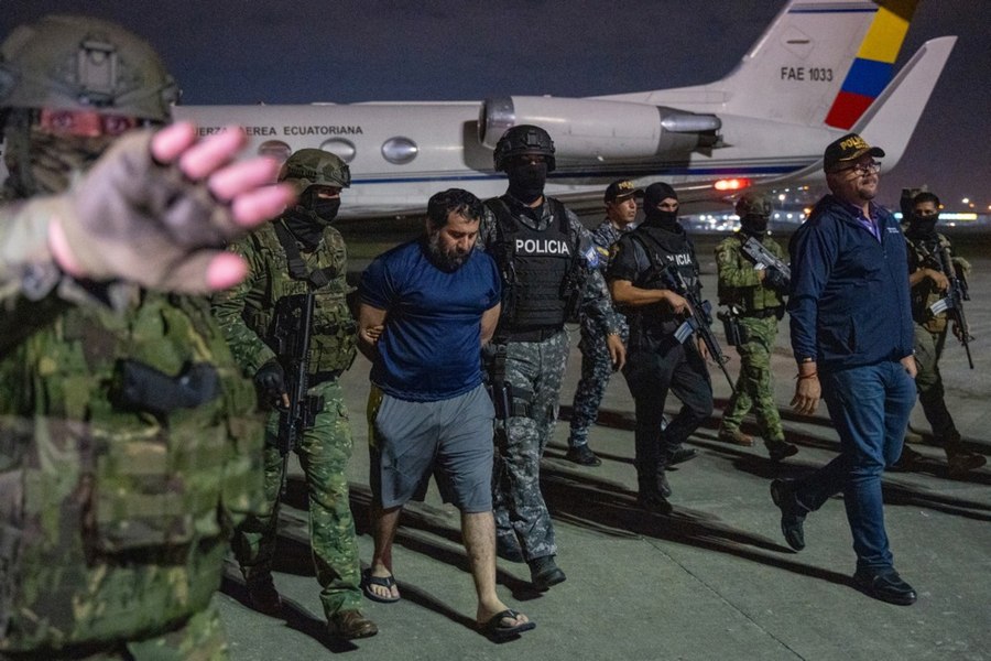 Operațiunea spectaculoasă prin care a fost capturat cel mai căutat fugar din Ecuador. A fost dat de gol de fiica sa de trei ani