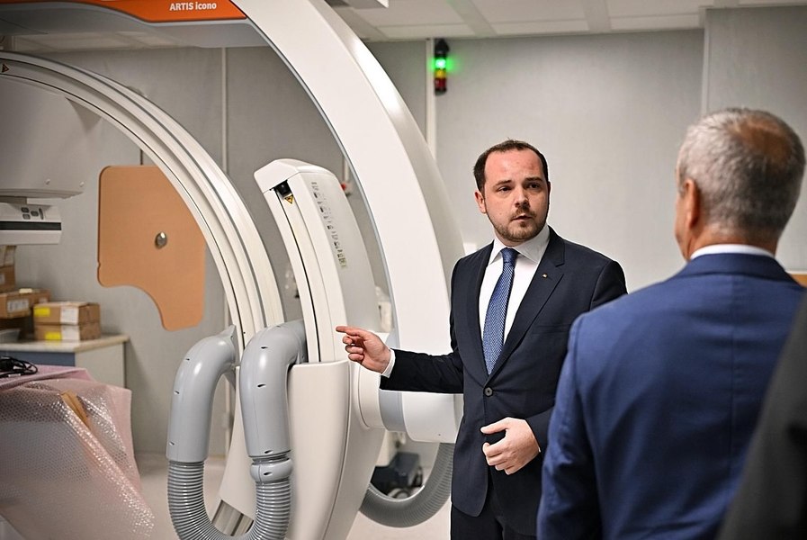 Medicii care pleacă mai devreme de la spitalele de stat pentru a lucra la privat riscă să-și piardă locurile de muncă