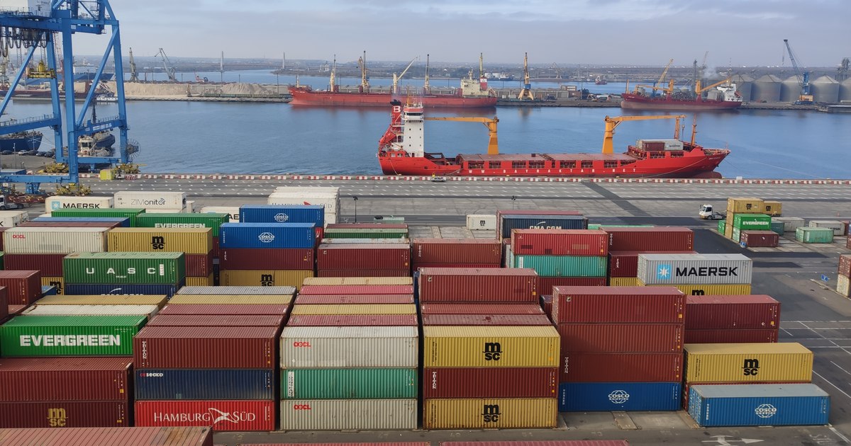 Beijingul se prezintă drept noul garant al comerțului global. China își exportă nu doar bunurile, ci și deflația