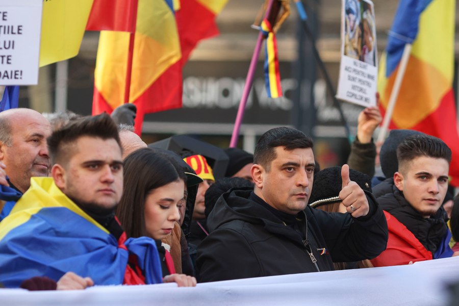 România, între SUA și Franța. Care este scopul teoriei „Nicușor Dan, omul Franței”, invocată de suveraniști