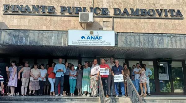 Angajaţii ANAF fac proteste spontane în mai multe judeţe din România. Care sunt cele 3 solicitări transmise în comunicat