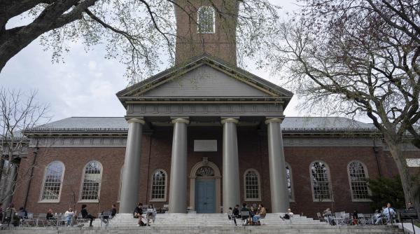 Universitatea Harvard este acuzată că a încălcat grav Legea Drepturilor Civile. Trump ameninţă cu noi tăieri de fonduri federale