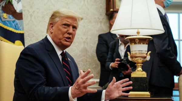 Donald Trump elimină sancţiunile împotriva Siriei. Casa Albă: "Este un efort de a sprijini calea ţării către stabilitate şi pace"