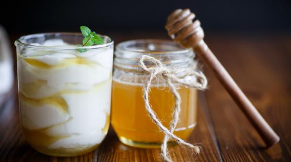 Miere de albine produsă de artizanii greci – puritate, tradiție și respect pentru natură