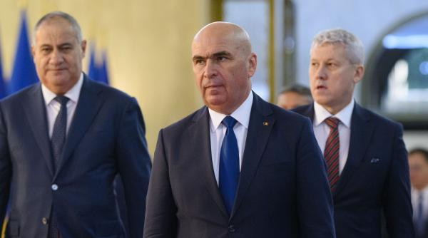 Surse: Bolojan amână anunțarea măsurilor fiscale de austeritate. PSD nu este acord cu majorarea TVA pentru alimente și medicamente