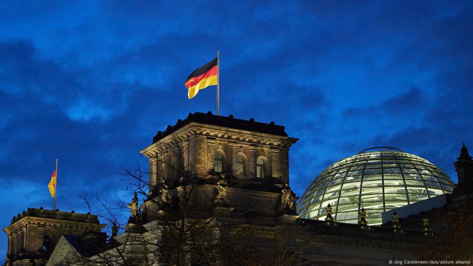 Actualizări Germania: Merz susține că nu se arborează steagul curcubeu