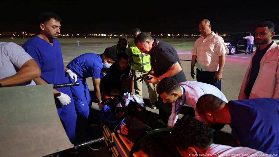 O navă s-a răsturnat în Golful Suez, cel puțin 4 morți