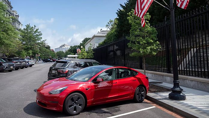 Vânzările Tesla au scăzut brusc în ultimele trei luni, iar Musk este de vină