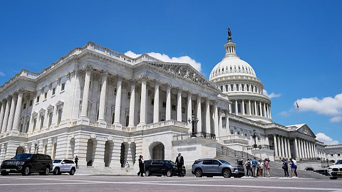 Proiectul de lege fiscal al lui Trump se chinuie să obțină sprijin din partea republicanilor în sesiunea de seară târzie