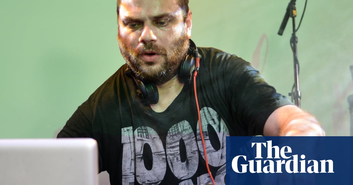 twitch membru ului: JD Twitch, membru al duo-ului scoția…