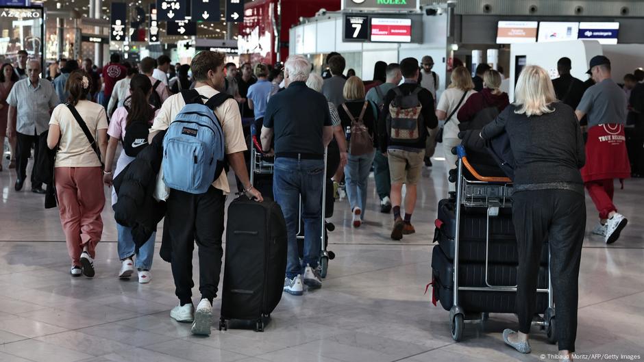 greva controlorilor trafic: Greva controlorilor de trafic…