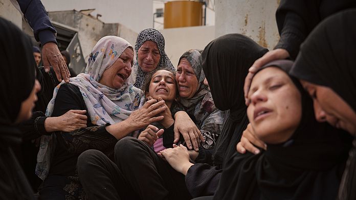 puțin morți gaza: Cel puțin 94 de morți în Gaza pest…