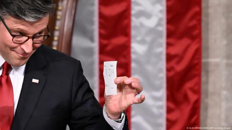 Foto reprezentând camera reprezentanților aprobă - Știri România