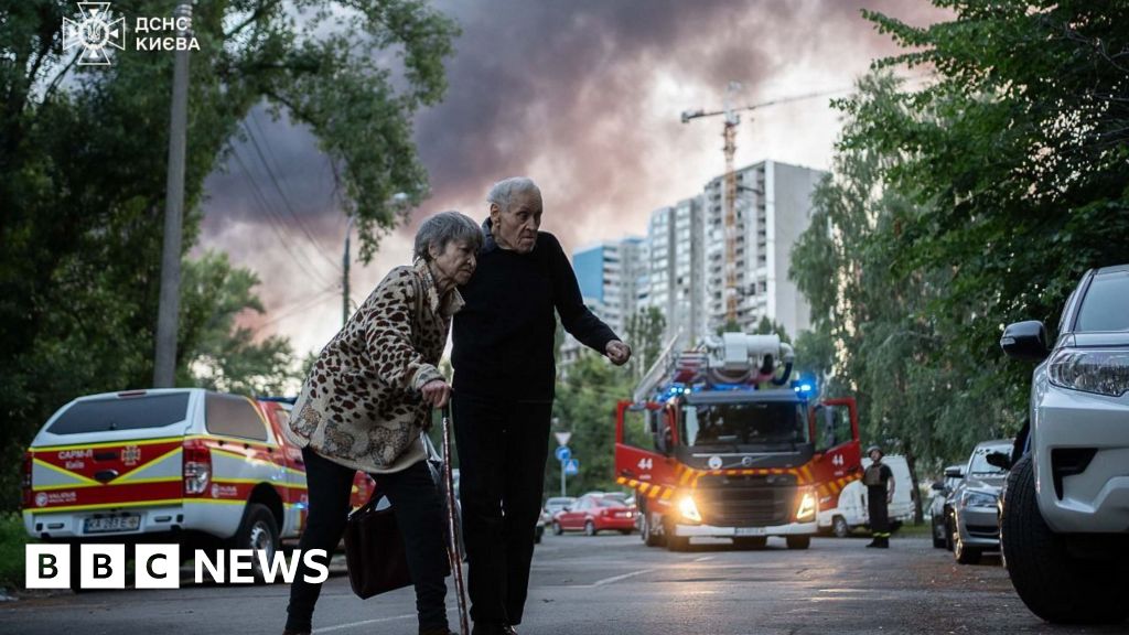 Foto reprezentând kievul lovit serie - Știri România