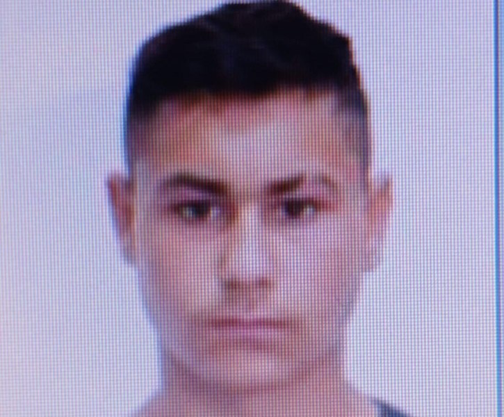Foto reprezentând tânăr evadat escortă - Știri România