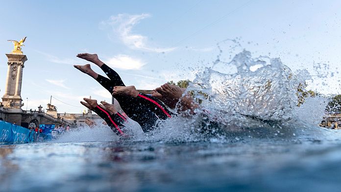 destul curat baie - Imagine ilustrativă