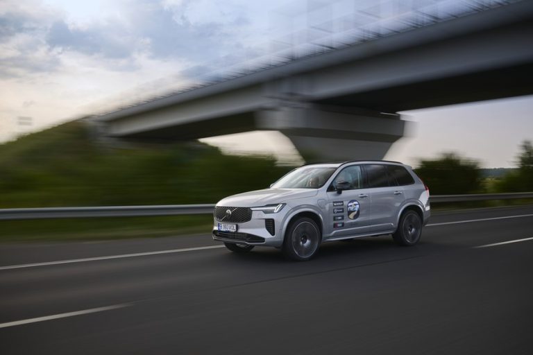 Imagine despre volvo xc90 plug - Top10stiri.ro
