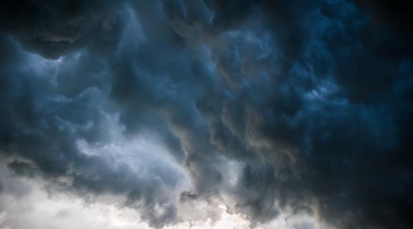 Vizual pentru avertizare imediată furtuni pe Top10stiri.ro