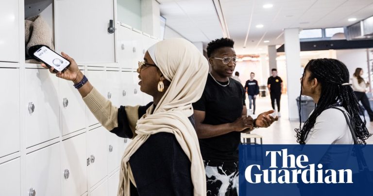 Imagine despre interdicțiile smartphone urilor - Top10stiri.ro