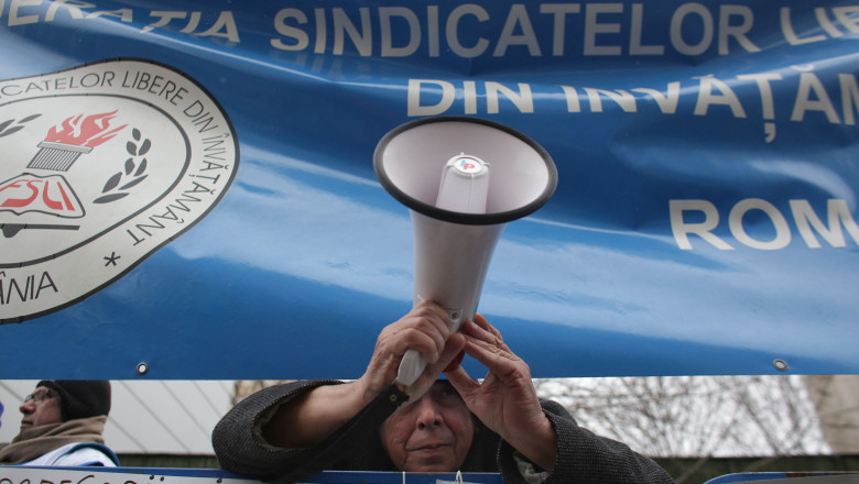 Foto reprezentând sindicatele educaţie acuză - Știri România