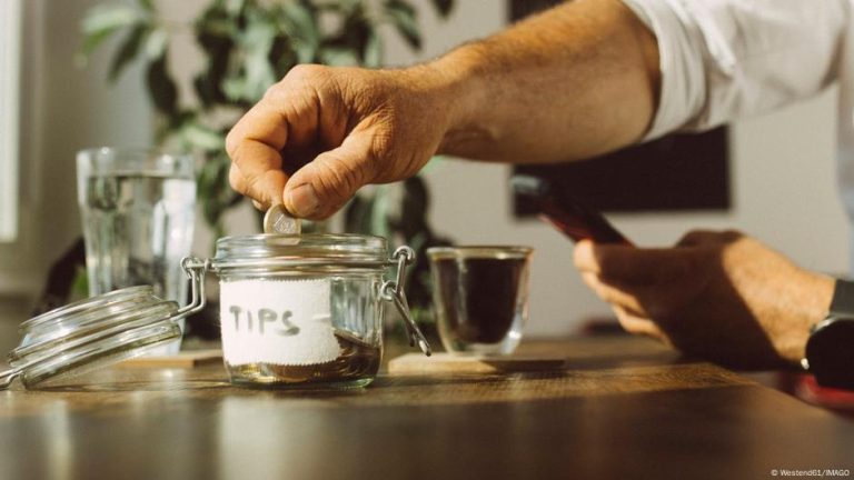 bacșișul inflat capcanele - Imagine ilustrativă