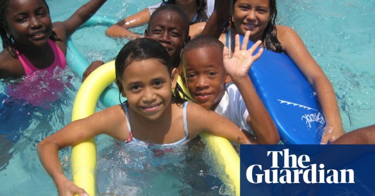 Imagine despre școlile înot clinicile - Top10stiri.ro