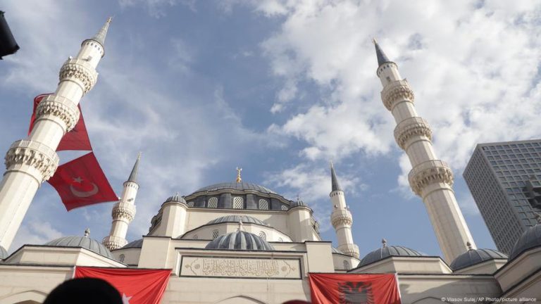 Foto reprezentând turkey ramps political - Știri România