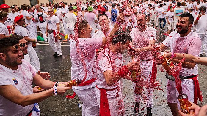 Foto reprezentând festivalul alergare tauri - Știri România