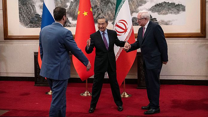 Foto reprezentând iranul singur crize - Știri România