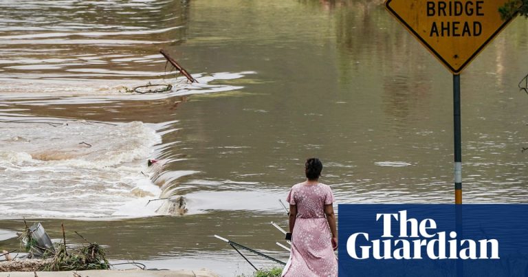 urmărire meteo furtuni - Imagine ilustrativă