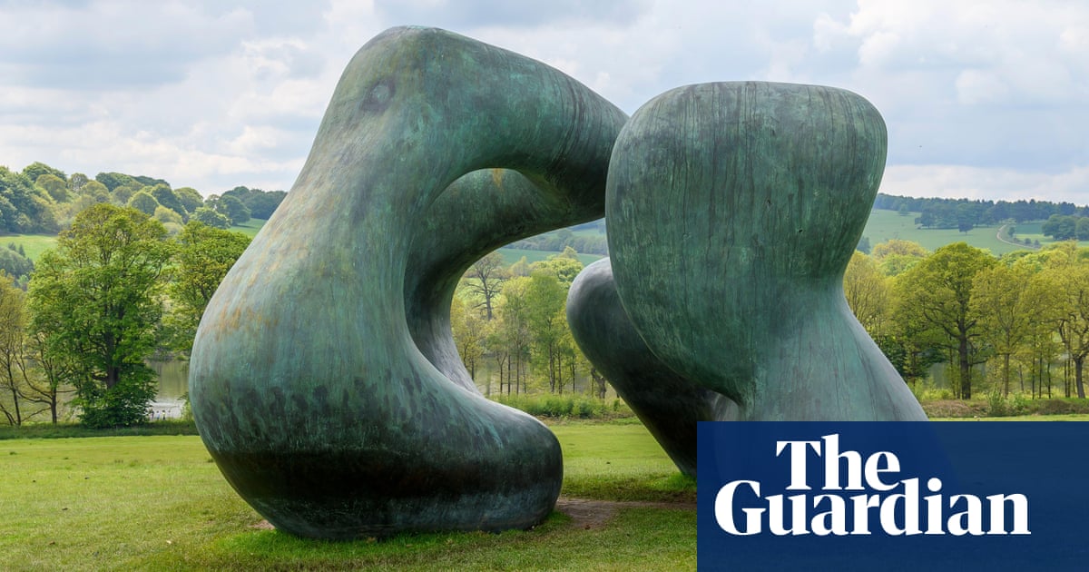 Grădinile Kew vor găzdui cea mai mare expoziție în aer liber a sculpturilor lui Henry Moore