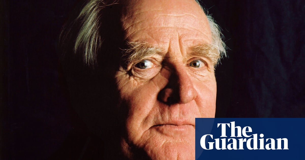 „Ca un academician”: documentele private dezvăluie atenția la detalii a lui John le Carré