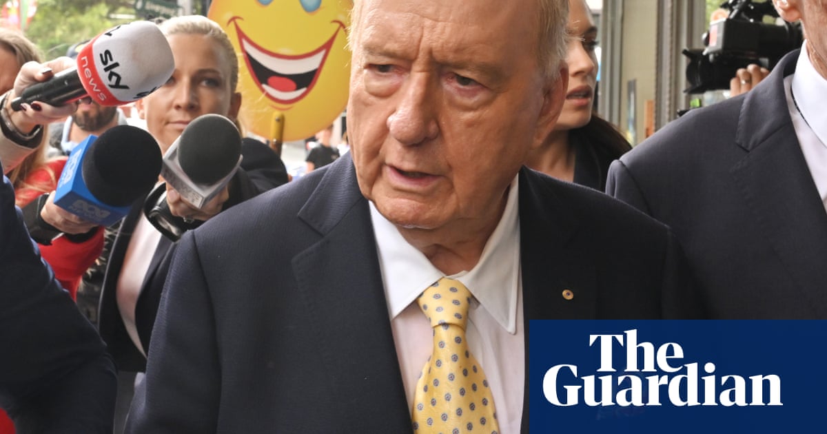 Avocații lui Alan Jones au „îngrijorări serioase” cu privire la legalitatea percheziției telefonice a poliției, conform instanței.