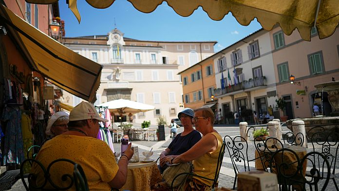 De ce ar trebui să vizitați Castelul Gandolfo, escapada de vară a Papei Leon în Italia