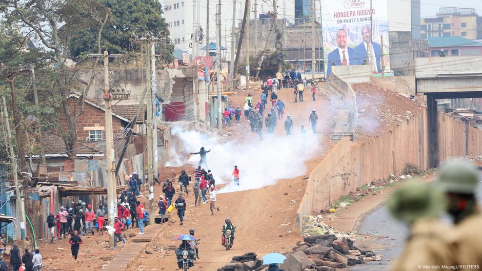 kenya puțin persoane: Kenya: Cel puțin 10 persoane au f…