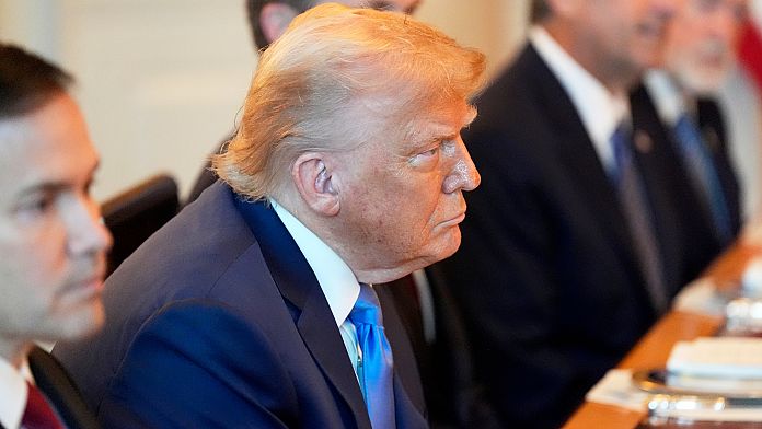 trump trimite scrisori: Trump trimite scrisori tarifare, …