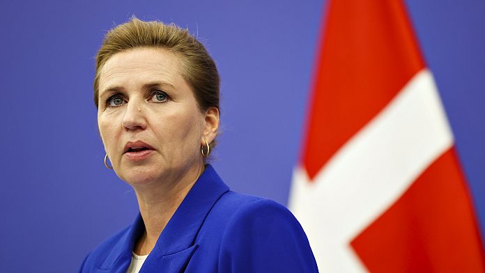 premierul danez mustră: Premierul danez îi mustră pe c…