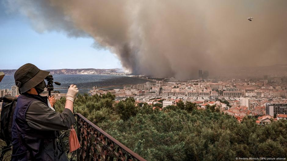 franța incendiu puternic: Franța: Un incendiu puternic …