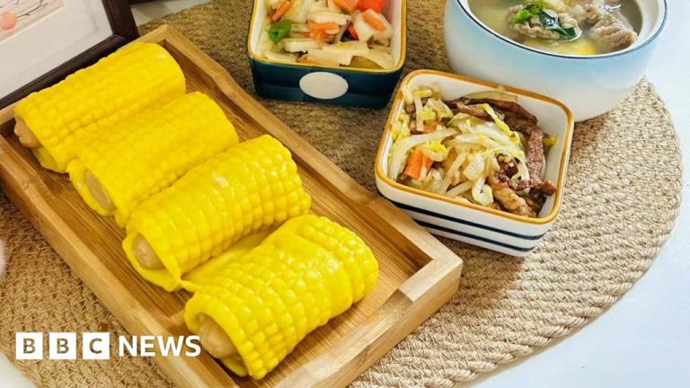 Foto reprezentând decorațiunile culinare bucătarului - Știri România