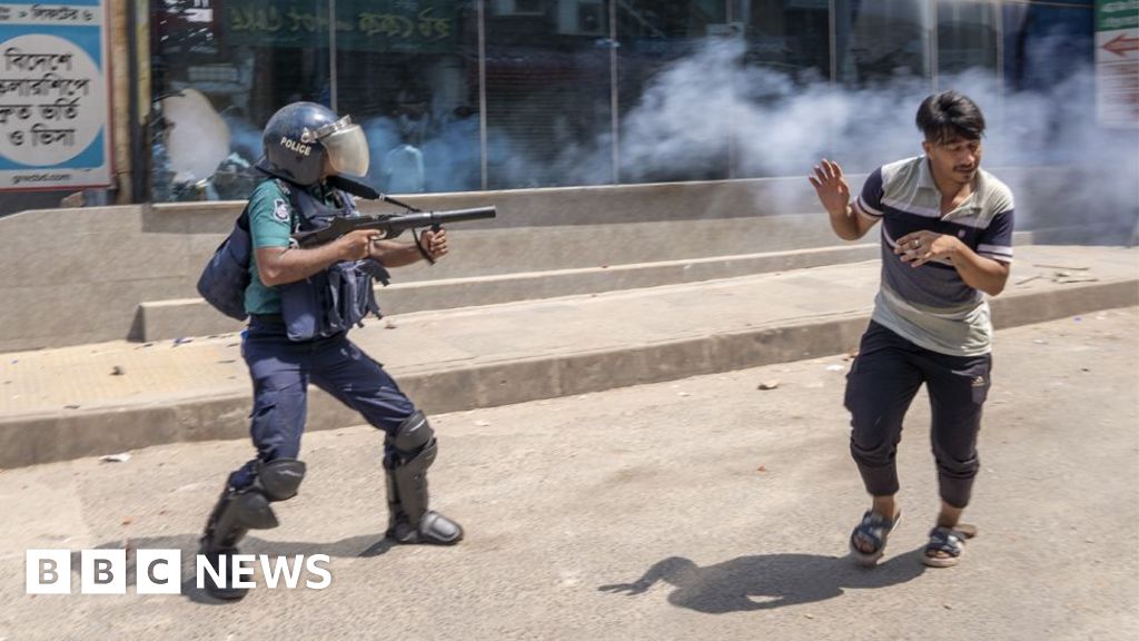 Un fost lider al Bangladeshului a autorizat o represiune mortală, sugerează o înregistrare audio scursă.