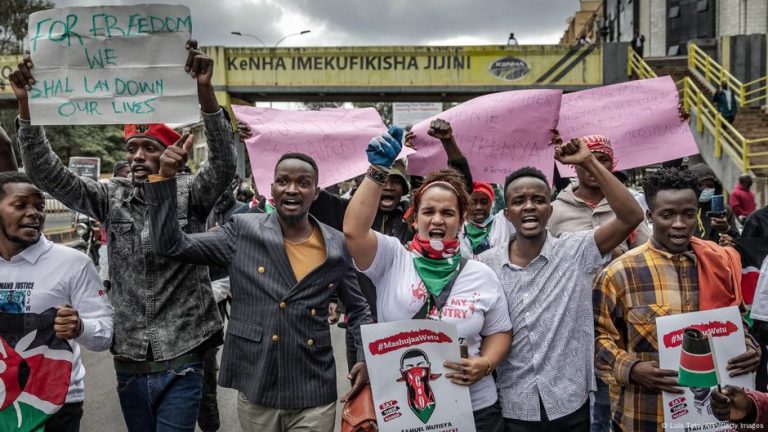 Imagine despre protestatarii generația kenya - Top10stiri.ro