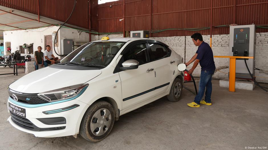 Nepal: De ce vehiculele electrice preiau rapid străzile din Kathmandu
