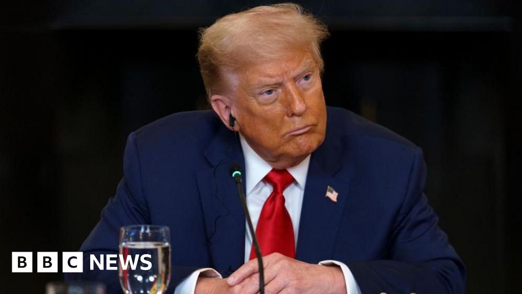 Trump amenință cu taxe de 35% pentru bunurile canadiene