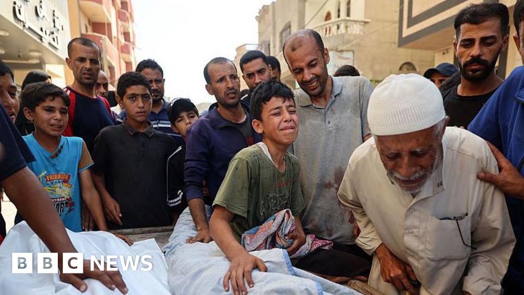 Oficialii din Gaza spun că au fost uciși copii în atac, în timp ce armata israeliană recunoaște „eroare”