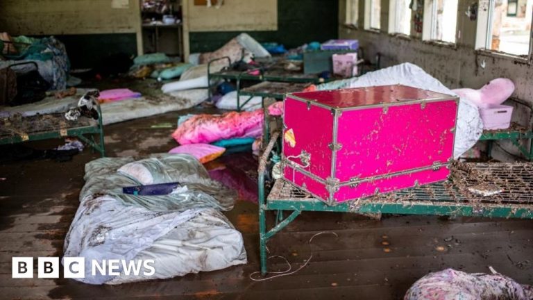 Foto reprezentând clădirile tabere texas - Știri România